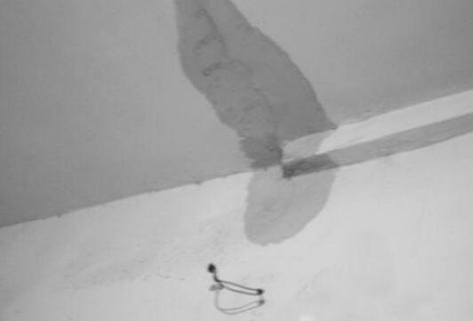 金屬屋面檐口滲水應該怎么解決?